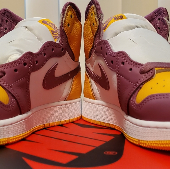 Air Jordan 1 High OG “Brotherhood” Size: 5Y = 6.5 WMNS - Picture 13 of 14